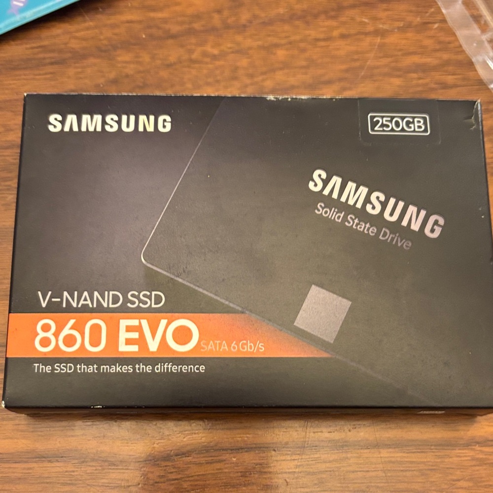 Samsung 860 EVO 250GB V-NAND SSD in Black